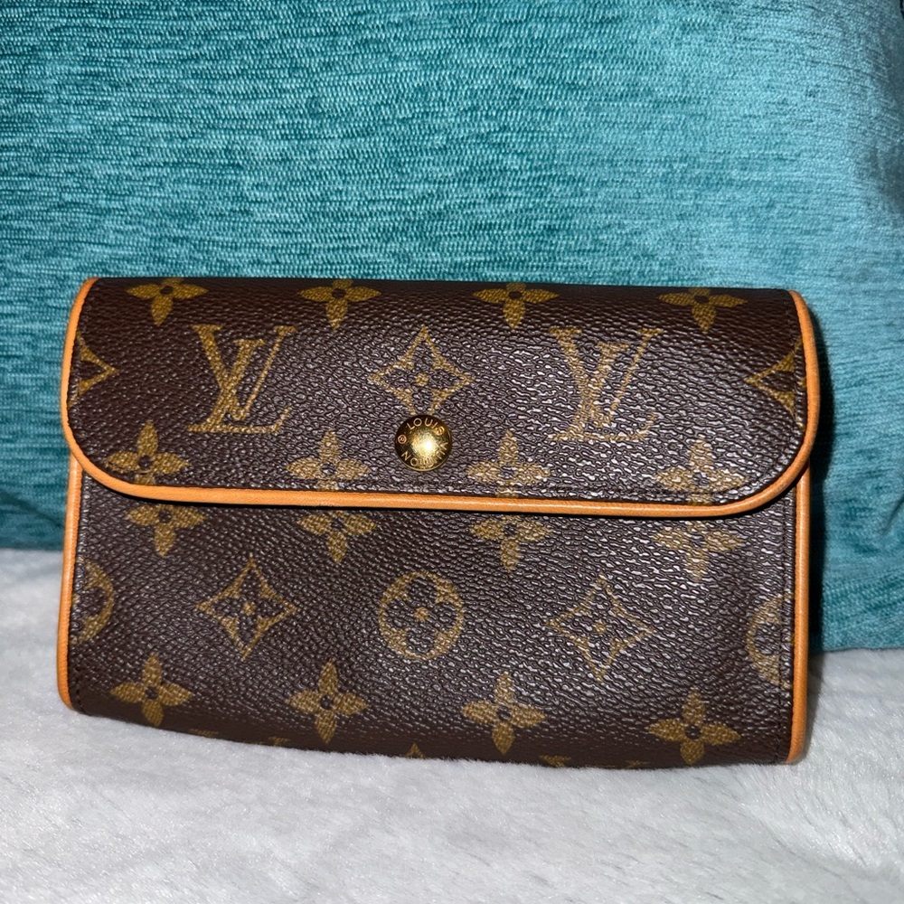 Louis Vuitton Pochette Florentine